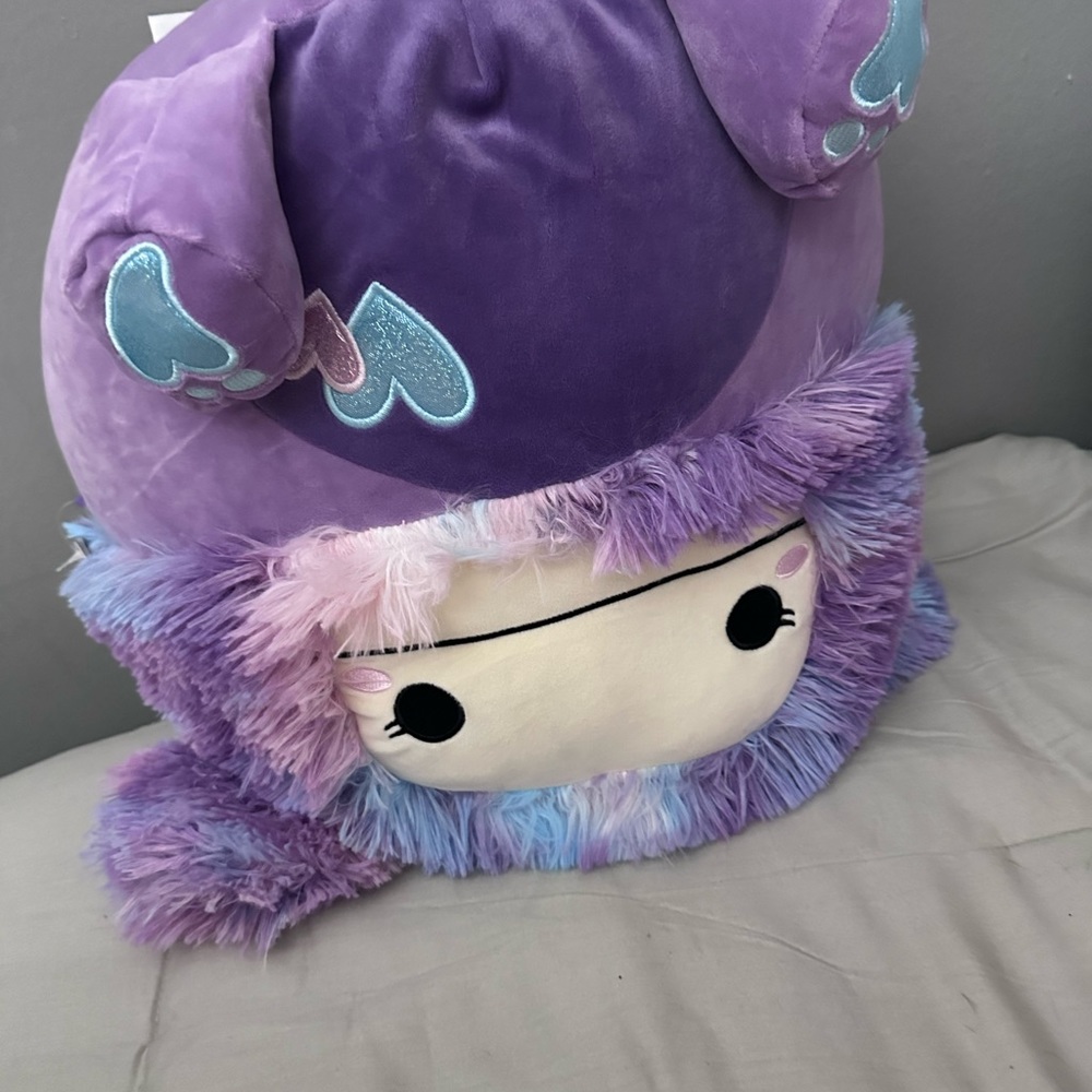 Squishmellow Eden